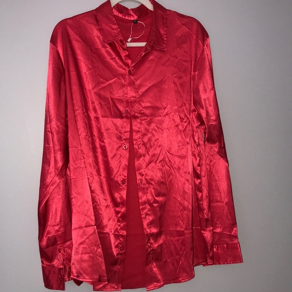 ♥️❤️ silky red button up❤️♥️ - Picture 2 of 3